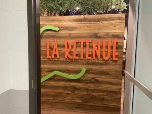 La retenue-logo pour salon du personnel